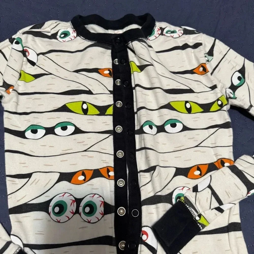 Old Navy Unisex Pajama Onesie. Size XL (12)